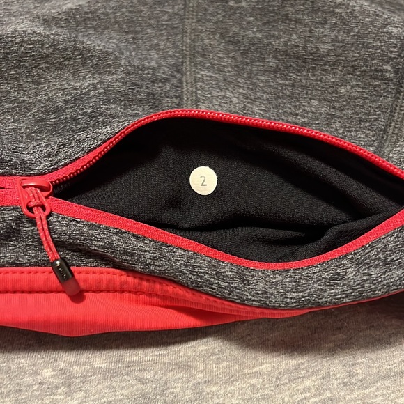 Lululemon crops - Picture 6 of 8